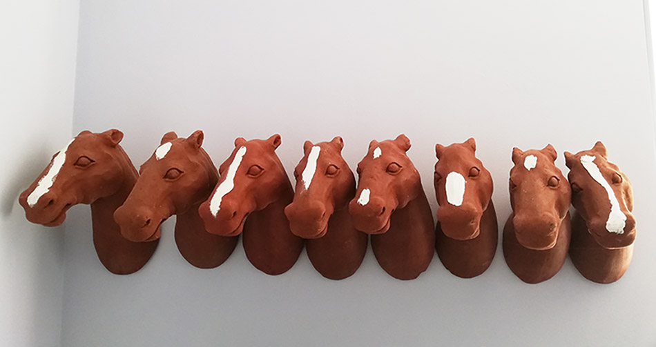 8x Horse heads